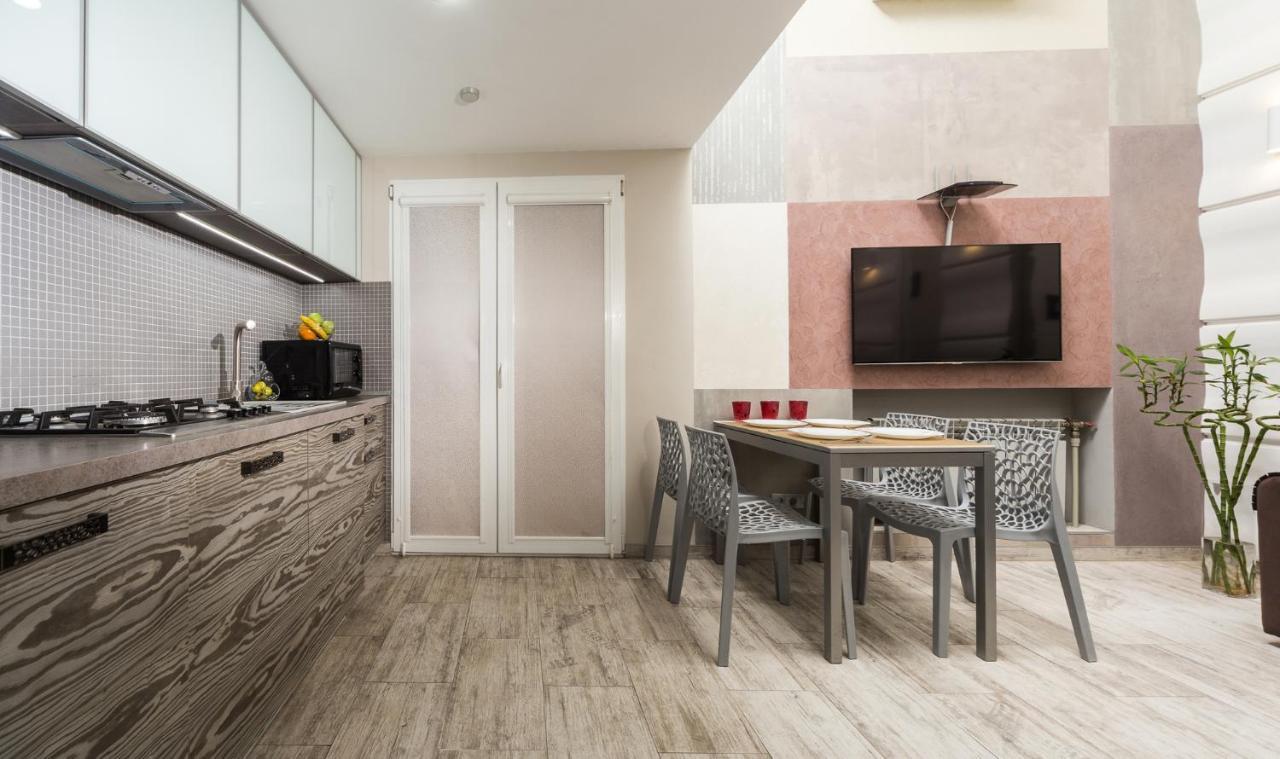Langery Residence Central Apartments オデッサ エクステリア 写真