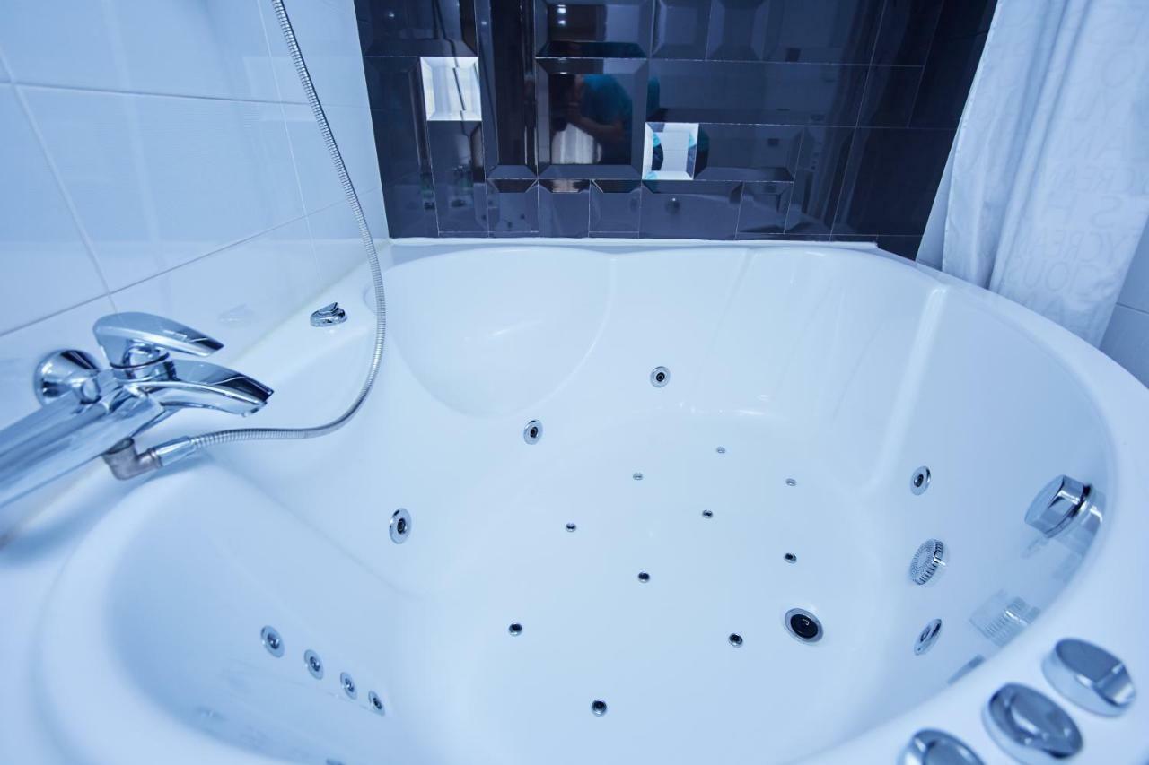 Langery Residence Central Apartments オデッサ エクステリア 写真